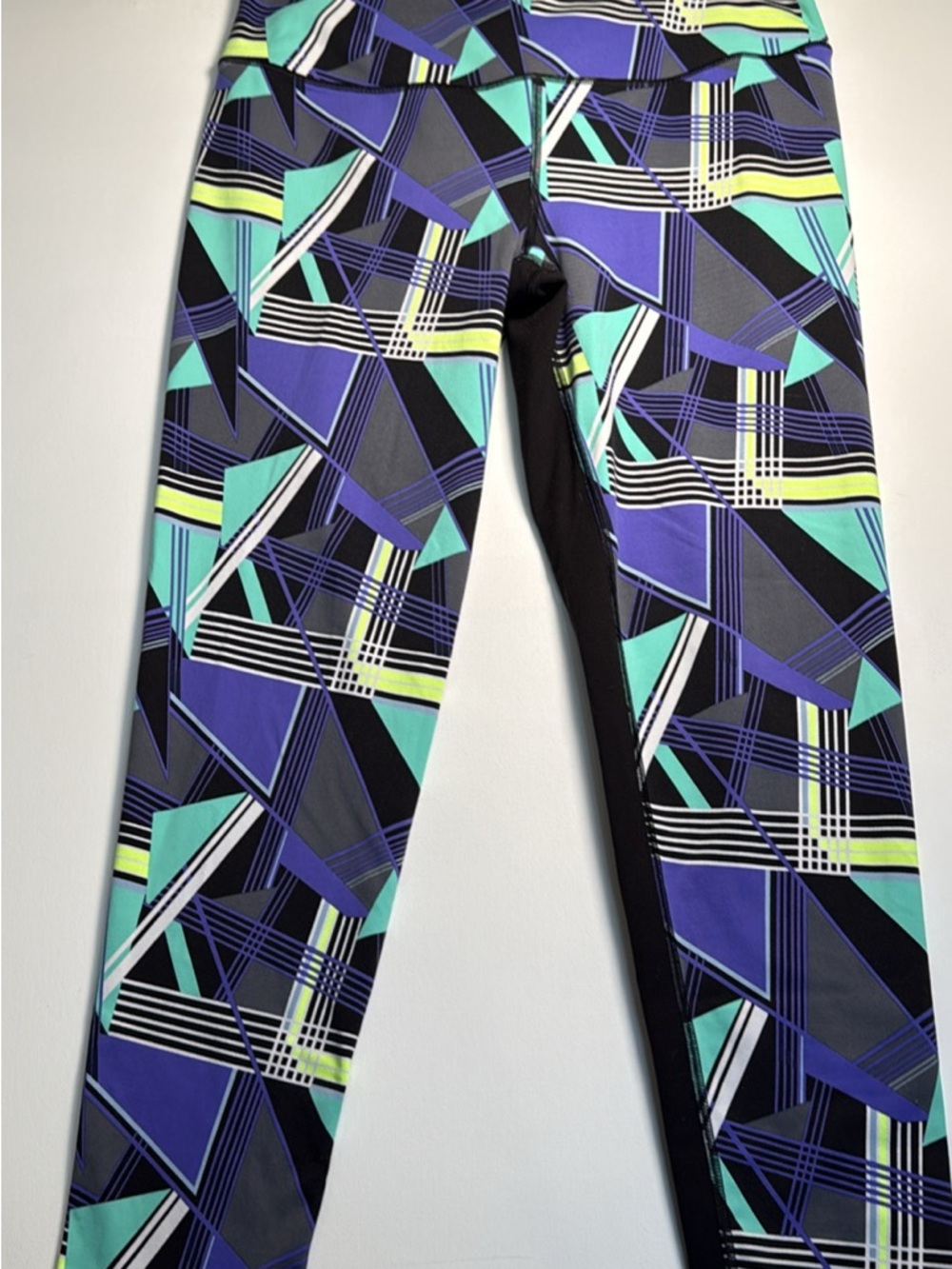 VSX Sport Colorblock Geometric Leggings in Black, Teal & Purple
